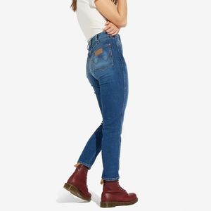 Wrangler ICONS™ 11WWZ Mom Jeans 1 year Was…